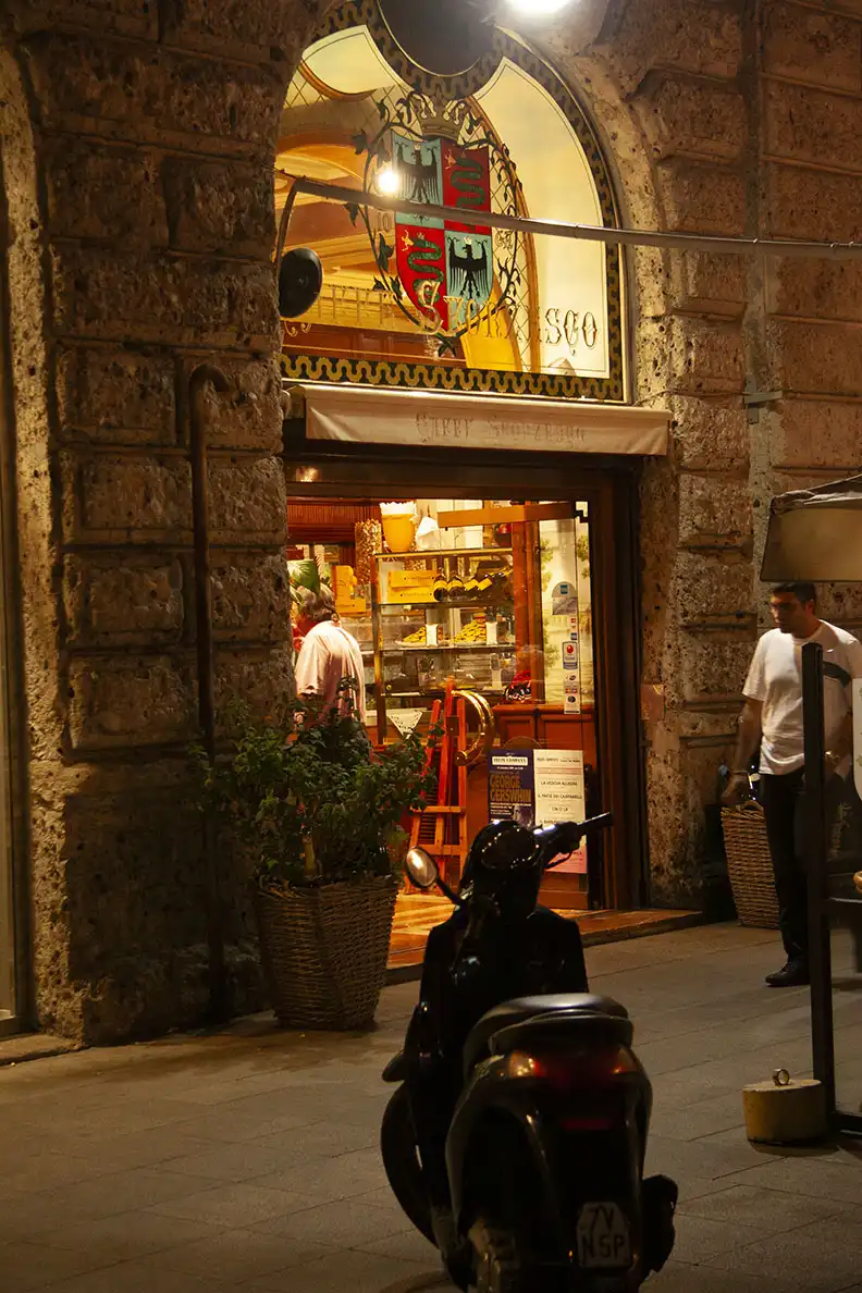 Cafe at Night, Milan